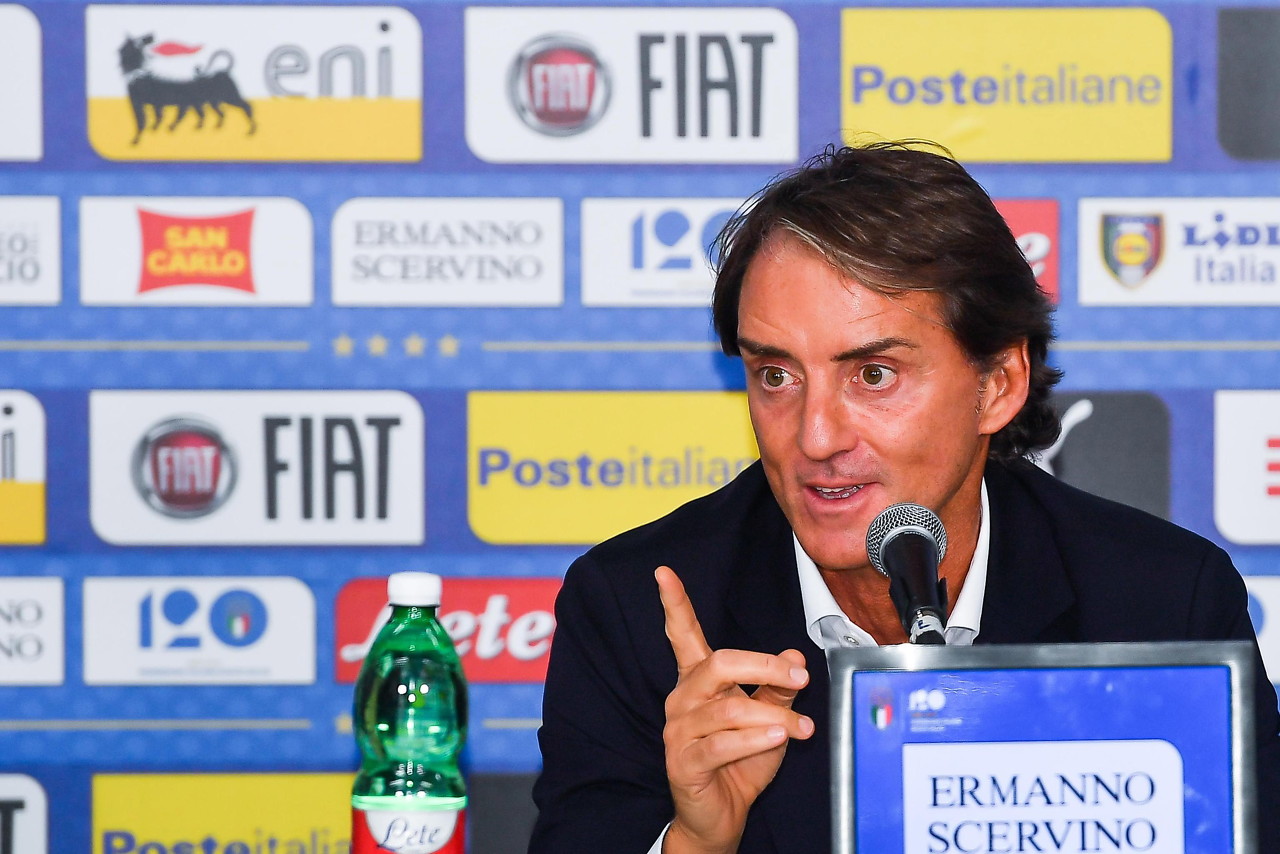 斯基拉:意足协主席已经说服曼奇尼留任,备战2024年欧洲杯 斯基拉:意足协主席已经说服曼奇尼留任,备战2024年欧洲杯