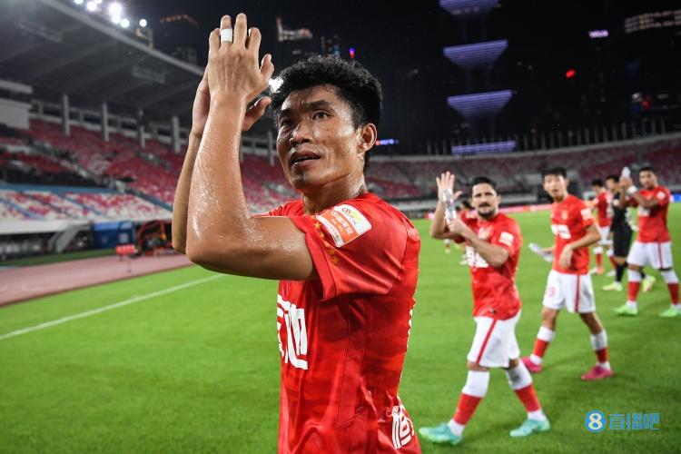 足球报:郑智大概率离开广州队,在其他中超俱乐部任教 足球报:郑智大概率离开广州队,在其他中超俱乐部任教