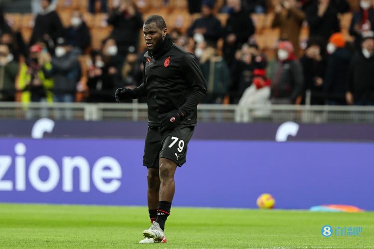 前教练:凯西在8号位上表现更好,他可以提升巴萨的实力 前教练:凯西在8号位上表现更好,他可以提升巴萨的实力